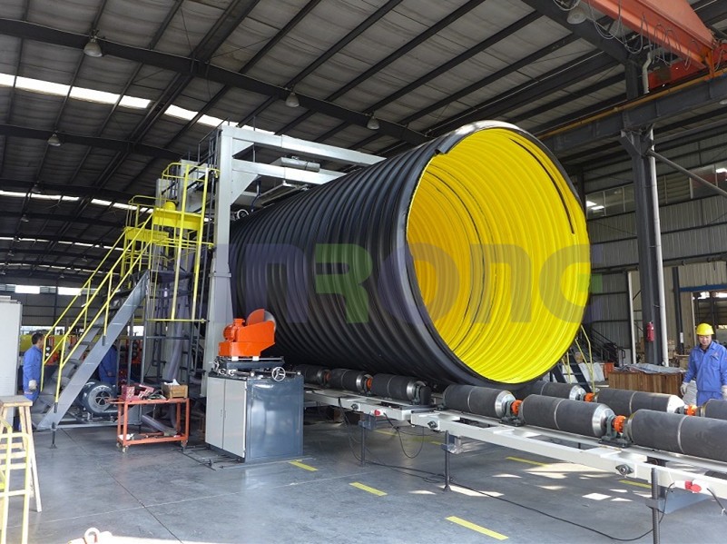 PE鋼帶增強螺旋（xuán）波紋管生產線