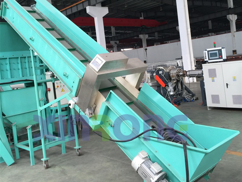 PP,PE薄膜塑料（liào）袋破（pò）碎清洗線