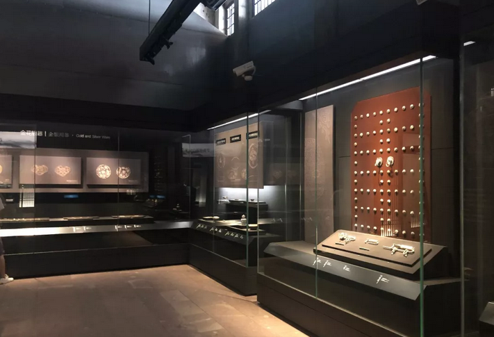 博物（wù）館展櫃